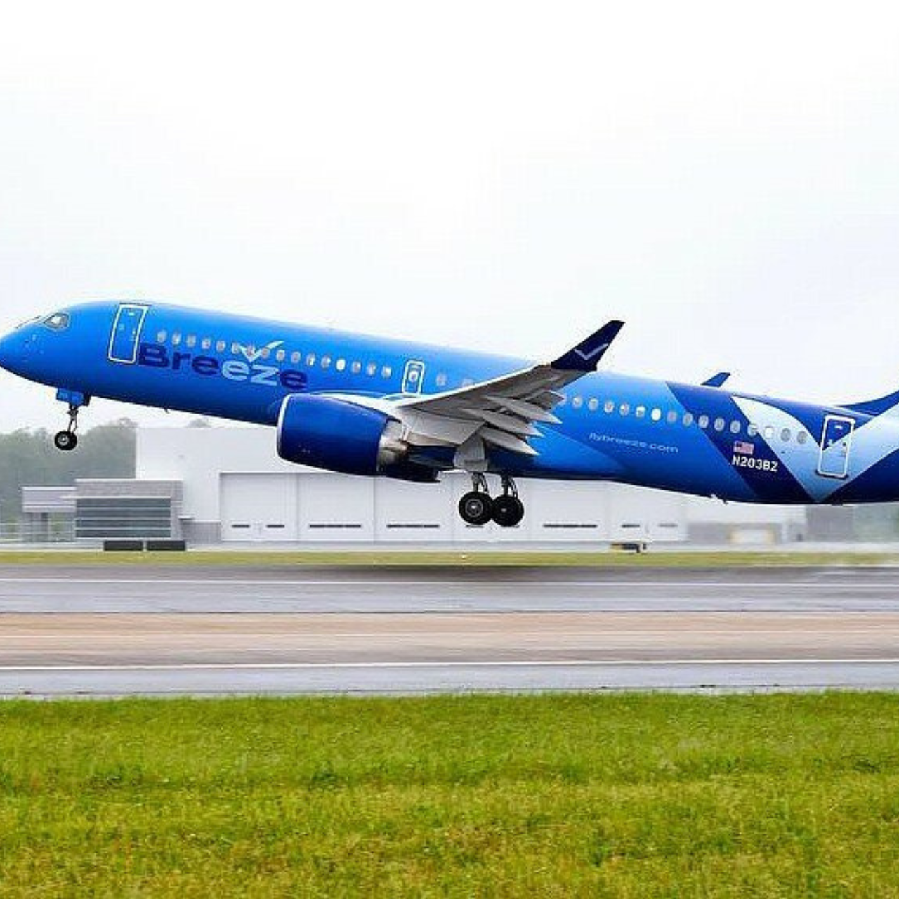 Soaring With Innovation: How Breeze Airways Flight Is Redefining Travel